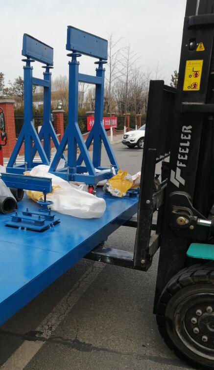 机械件运输送货